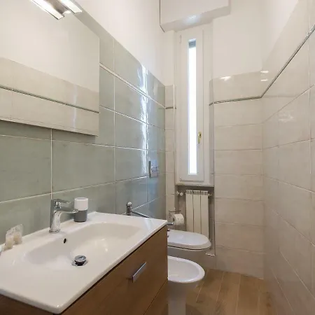 Bibi's Luxury Apartman *